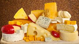 По данным Росстата производство сыров в России в январе-ноябре 2019 года составило 478 тысяч тонн 