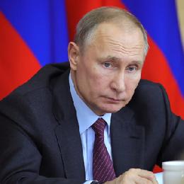 Владимир Путин поручил сохранить ставки по кредитам на прежнем уровне