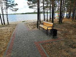 В благоустройство пляжа и зоны отдыха у озера в томском регионе вложили более 5 млн рублей 